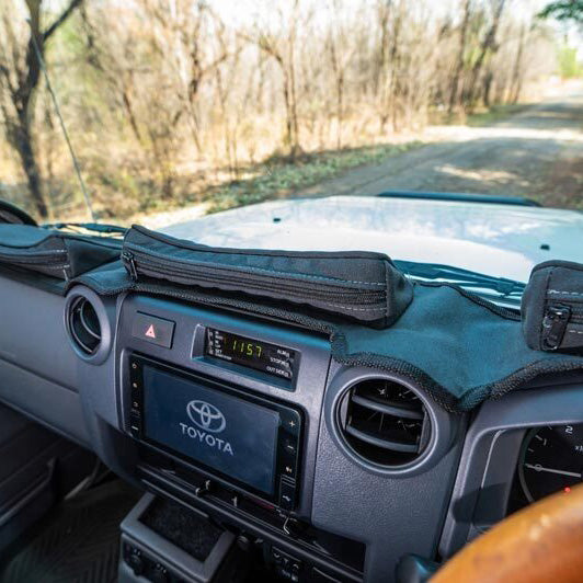 Deluxe - Dashboard Cover